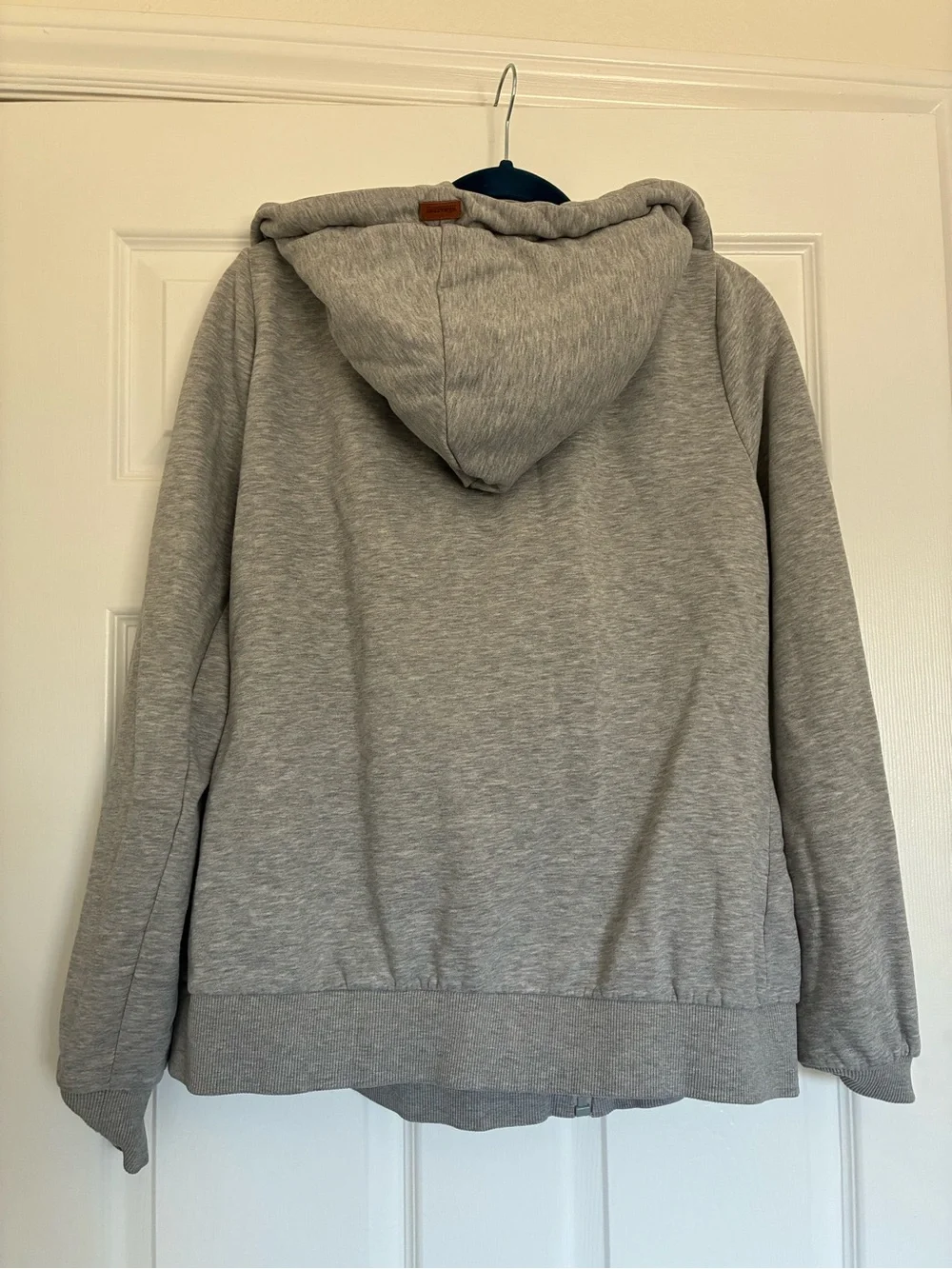 Wanakome Heather Gray Quilted-Collar Zip Hoodie with White Trim - Picture 3 of 5